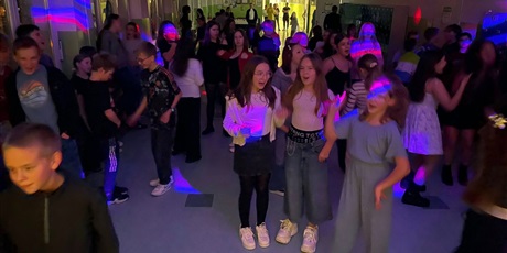 Powiększ grafikę: Dyskoteka szkolna