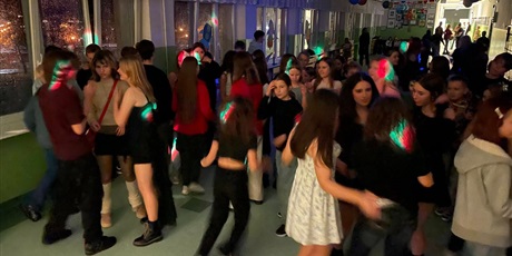 Powiększ grafikę: Dyskoteka szkolna