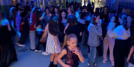 Powiększ grafikę: Dyskoteka szkolna