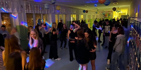 Powiększ grafikę: Dyskoteka szkolna