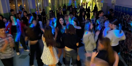 Powiększ grafikę: Dyskoteka szkolna