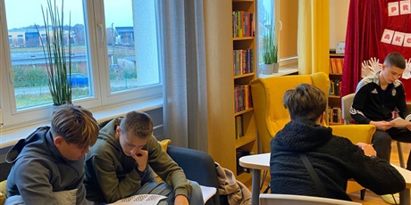 Powiększ grafikę: szkolnym-turniej-szachowy-659880.jpg