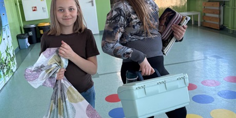 Powiększ grafikę: Uczniowie podczas udziału w zabawach
