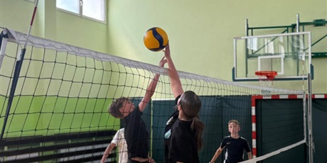 Powiększ grafikę: Uczniowie podczas turnieju