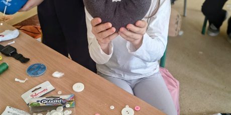 Powiększ grafikę: Uczniowie podczas zajęć