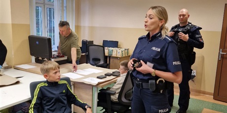 Powiększ grafikę: Klasa 3b na wycieczce