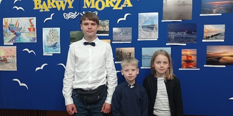 Powiększ grafikę: Uczniowie podczas wręczania nagród