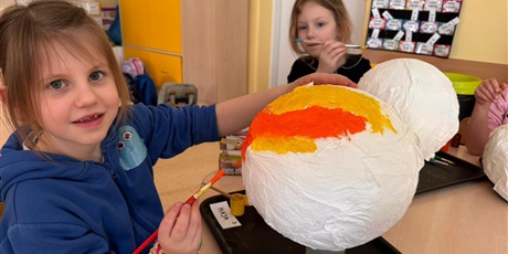 Powiększ grafikę: Dzieci podczas zajęć