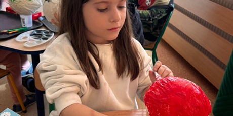 Powiększ grafikę: Dzieci podczas zajęć