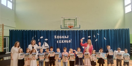 Powiększ grafikę: Zakończenie roku w zerówce