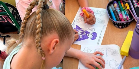 Powiększ grafikę: Dzieci podczas zajęć