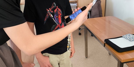 Powiększ grafikę: Uczniowie podczas warsztatów.