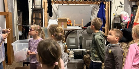 Powiększ grafikę: [Dzieci podczas warsztatów