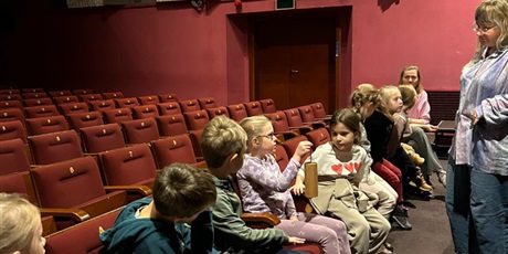 Powiększ grafikę: [Dzieci podczas warsztatów