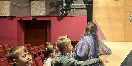 Powiększ grafikę: [Dzieci podczas warsztatów