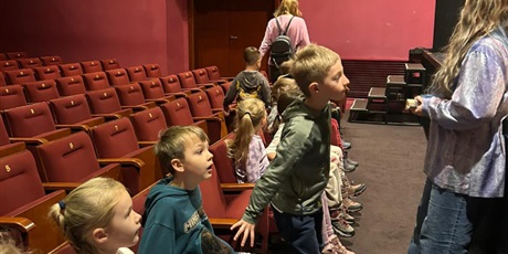 Powiększ grafikę: [Dzieci podczas warsztatów