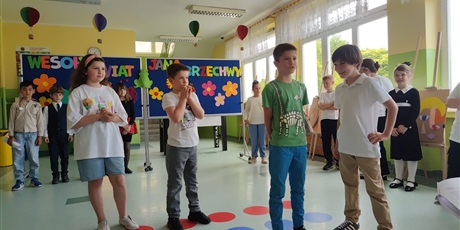 Powiększ grafikę: Występ uczniów