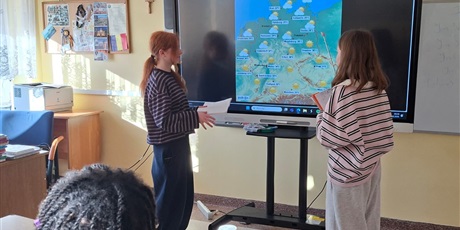 Powiększ grafikę: Dzieci podczas zajęć