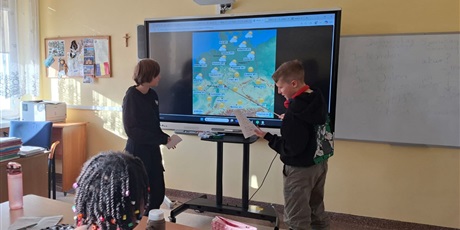 Powiększ grafikę: Dzieci podczas zajęć