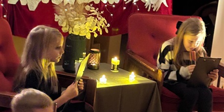 Powiększ grafikę: Wieczór poezji w klasie 2b