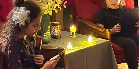 Powiększ grafikę: Wieczór poezji w klasie 2b