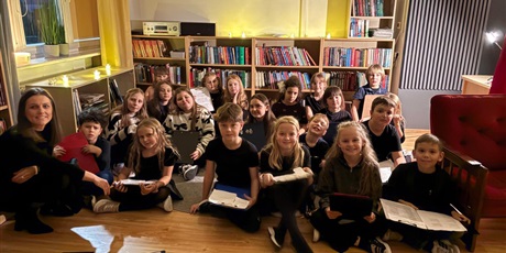 Powiększ grafikę: Wieczór poezji w klasie 2b