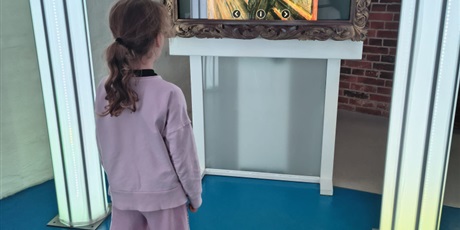 Powiększ grafikę: Dzieci podczas warsztatów