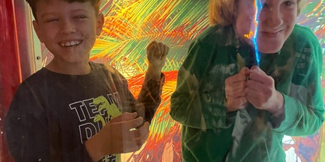 Powiększ grafikę: Dzieci podczas warsztatów