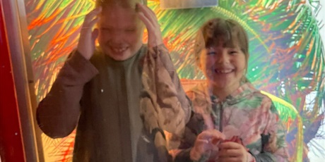 Powiększ grafikę: Dzieci podczas warsztatów