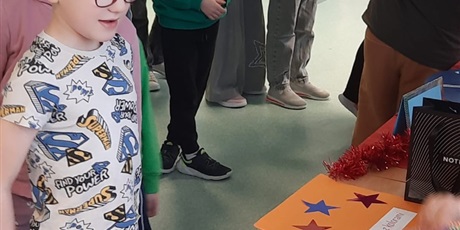 Powiększ grafikę: wrozby-andrzejkowe-w-klasach-0-3-662053.jpg