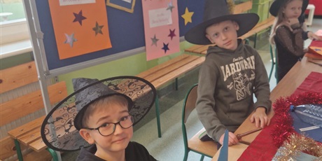 Powiększ grafikę: wrozby-andrzejkowe-w-klasach-0-3-662055.jpg