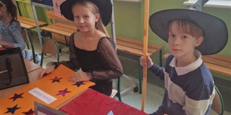 Powiększ grafikę: wrozby-andrzejkowe-w-klasach-0-3-662061.jpg