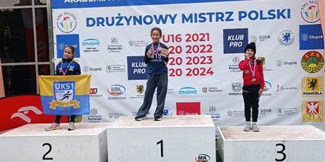 Powiększ grafikę: [Uczennica podczas zawodów