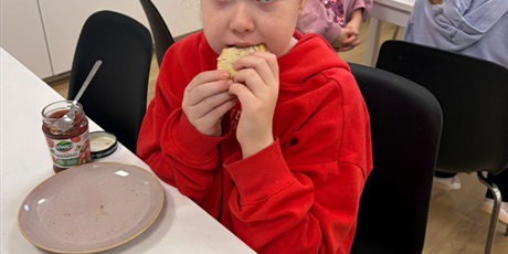 Powiększ grafikę: Uczniowie podczas zajęć