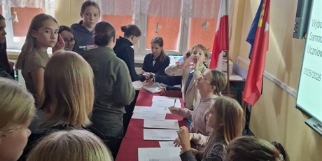 Powiększ grafikę: Wybory na Przewodniczącego Szkolnego Samorządu