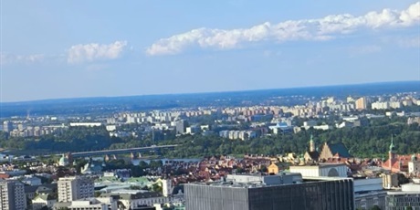 Powiększ grafikę: Uczniowie na wycieczce