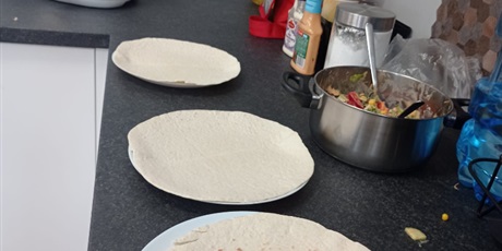 Powiększ grafikę: Zajęcia kulinarne w 7b