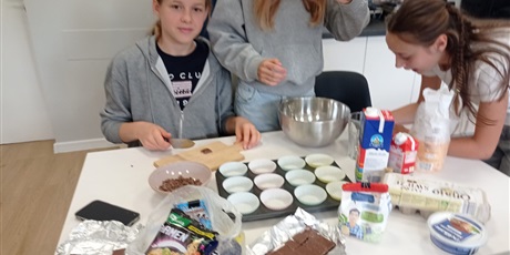 Powiększ grafikę: Zajęcia kulinarne w 7b