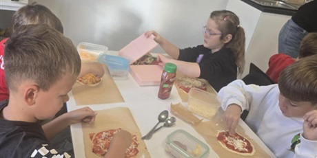 Powiększ grafikę: Zajęcia kulinarne w klasie 1a.