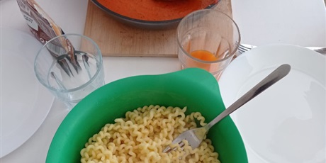 Powiększ grafikę: Zajęcia kulinarne w klasie 5a