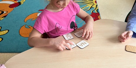 Powiększ grafikę: Zajęcia w zerówce.