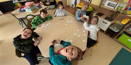 Powiększ grafikę: zajecia-popoludniowe-w-naszej-zerowce-675347.jpg