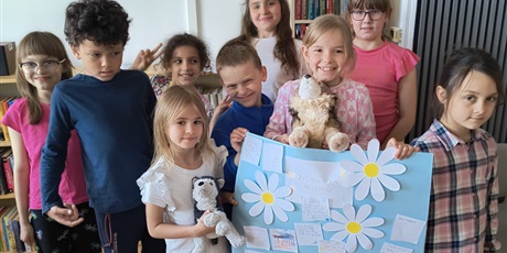 Powiększ grafikę: Zajęcia w bibliotece szkolnej