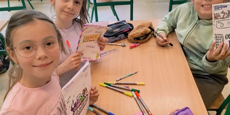 Powiększ grafikę: Dzieci podczas zajęć