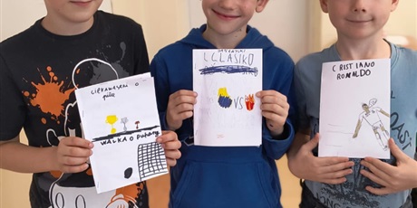 Powiększ grafikę: Dzieci podczas zajęć