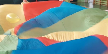 Powiększ grafikę: Dzieci podczas zajęć