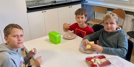 Powiększ grafikę: Lekcja edukacji zdrowotnej w klasie 5a