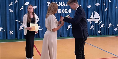 Powiększ grafikę: zakonczenie-roku-szkolnego-klas-osmych-629817.jpg