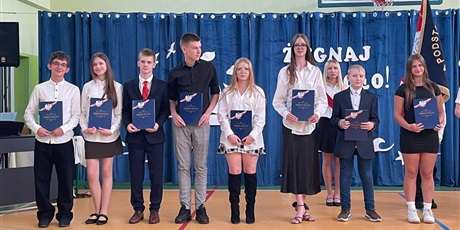 Powiększ grafikę: zakonczenie-roku-szkolnego-klas-osmych-629826.jpg