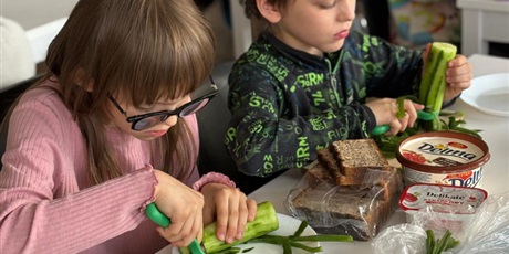 Powiększ grafikę: zdrowe-i-kolorowe-kanapki-682129.jpg